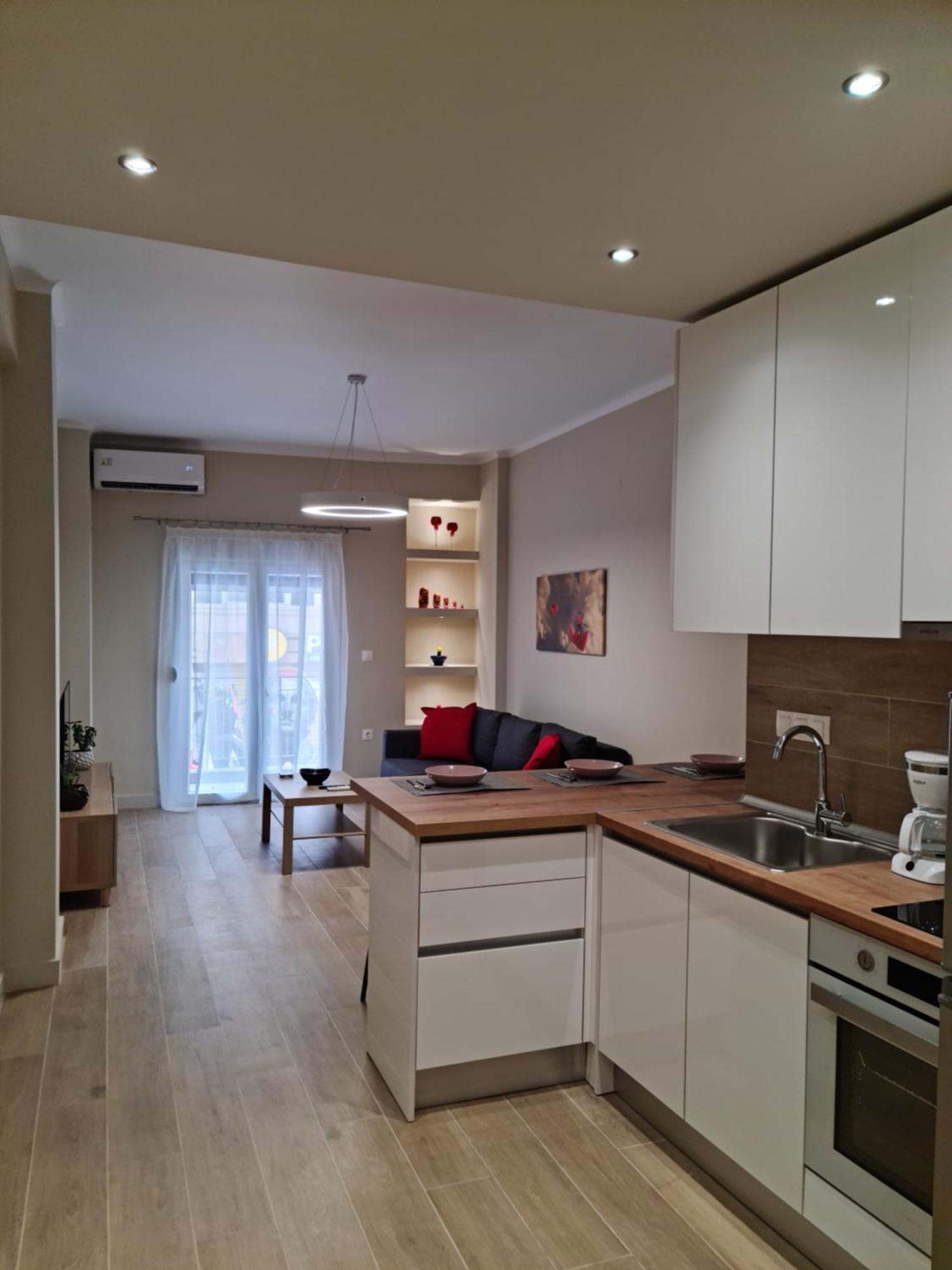Kyana Luxury Apartment เทสซาโลนิกิ ภายนอก รูปภาพ